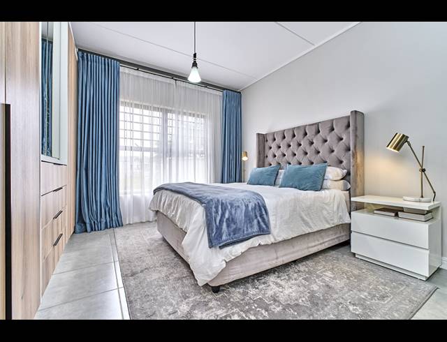 3 BEDROOM APARTMENT FOR SALE IN WATERFALL